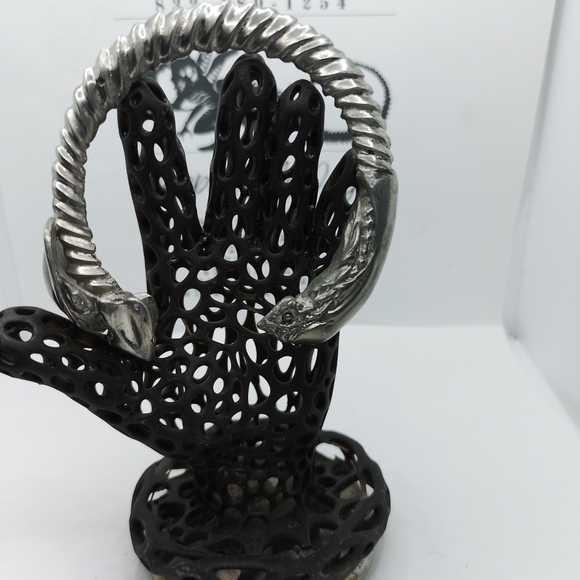 Custom Handmade Aliens Vs Predator bracelet - Picture 5 of 7